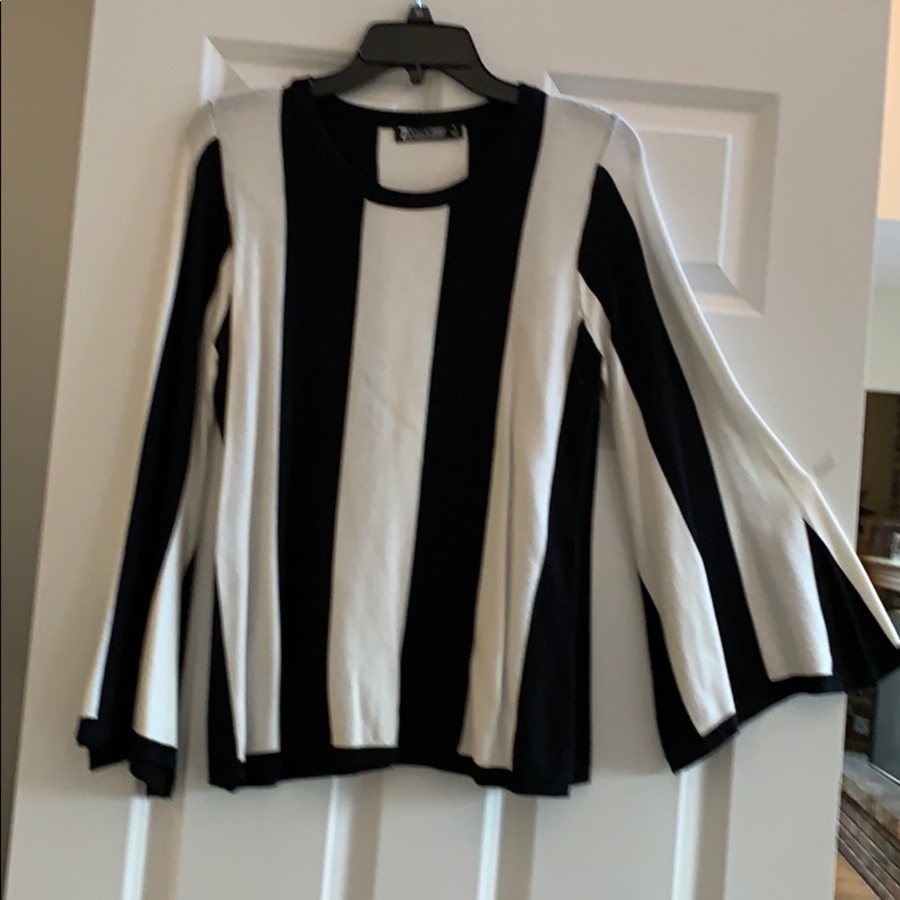 Lightweight sweater